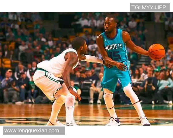 贾雷斯沃克的篮球之路：从新星崛起到NBA赛场的精彩旅程